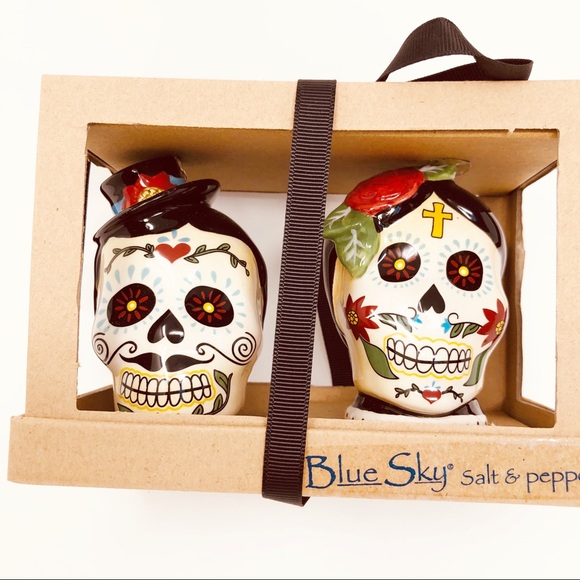 NWT Skull Salt & Pepper Shaker Day of the Dead - Picture 3 of 8
